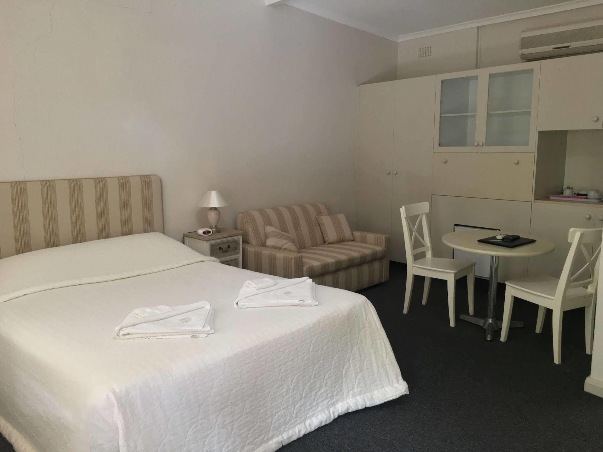 Town And Country Motel Sydney Exterior photo